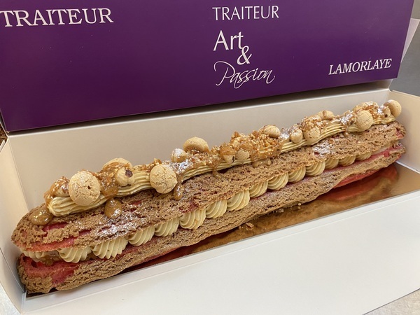 Éclair géant praliné noisettes