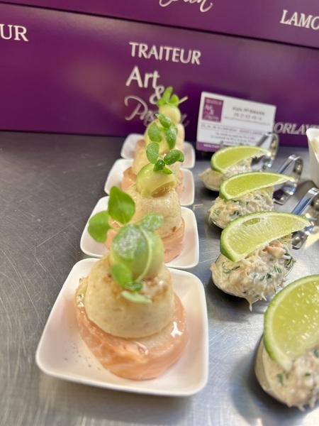 roulé au saumon fumé et savarin